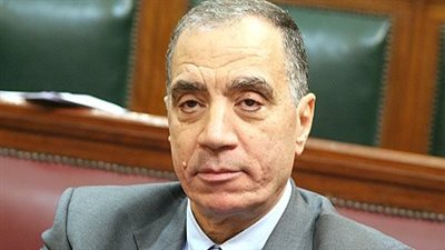 تعيين فاروق العقدة محافظ البنك المركزي الأسبق عضوًا بـ صندوق مصر السيادي