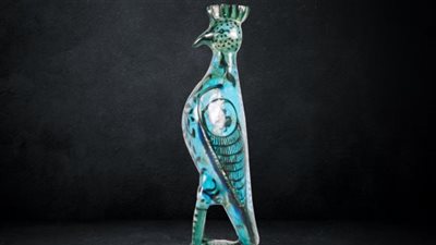 متحف الفن الإسلامي يعرض تمثالا من الخزف على شكل طائر