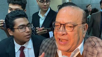 صلاح عبد الله: دنيا وإيمي سمير غانم بناتي.. وقضيت عمري في المسرح الجامعي