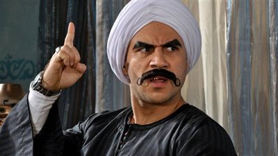 أحمد مكي يعاين لوكيشن وديكورات المزاريطة في أبو رواش | تفاصيل 