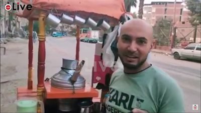 مهندس بدرجة بائع عرقسوس: عمري ما حسيت بالخجل.. وهعلم ابني يشتغل زيي