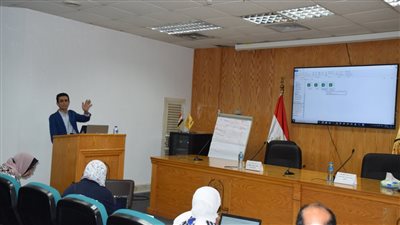 استخراج التقارير المدعمة بالتمثيل البياني.. دورة تدريبية عقدتها جامعة حلوان 