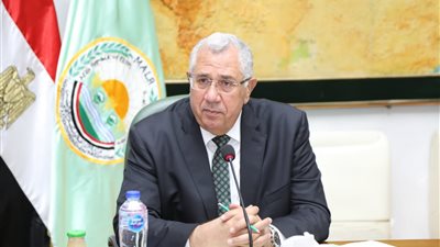 القصير: قطاع الزراعة يستوعب 25% من العمالة ويشارك بنسبة 15% في الناتج المحلى