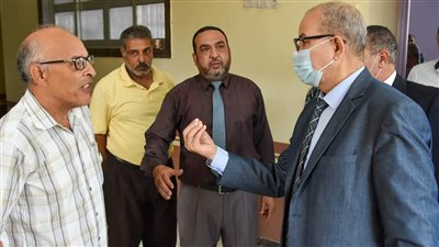 وكيل تعليم بورسعيد يتفقد مدرسة السيدة خديجة بعد واقعة السيوف والمطاوي | صور