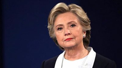هيلاري كلينتون: رئيس الوزراء البريطاني لا يحتاج إلى إغلاق للتحكم في تفشي كورونا 