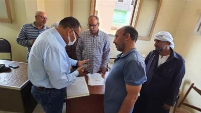 محافظ الشرقية يُفاجئ العاملين بالوحدة المحلية في سوادة بمركز فاقوس