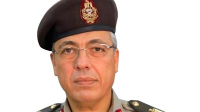 مدير كلية الطب بالقوات المسلحة للخريجين الجدد: مترضاش تكون دكتور عادي مفيش حاجة نقصاك