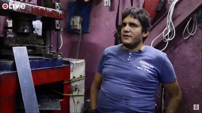 خراط كفيف: نفسي يبقى عندي ورشة صغيرة ومُنتج ثابت