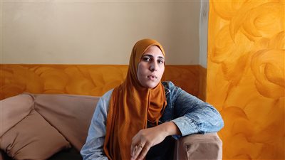 بعد ضربها من والدها بسنجة.. والدة رضيعة المنوفية: جوزي هربان وعايزة حقها | صور وفيديو