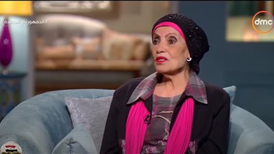 رجاء حسين مهاجمة مهرجان الجونة: فاشل وما يحدث على الريد كاربت ليس له علاقة بالسينما