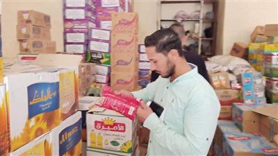 غلق مخزن ومصنع غير مرخص لإنتاج الحلويات في طوخ