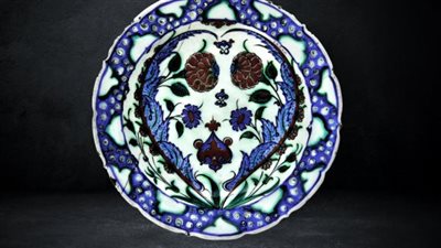 متحف الفن الإسلامي يعرض صحن من الخزف