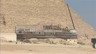 بعد فكه من أهرامات الجيزة.. مصدر: الآثار تبدأ تنفيذ حفائر أسفل متحف مركب خوفو