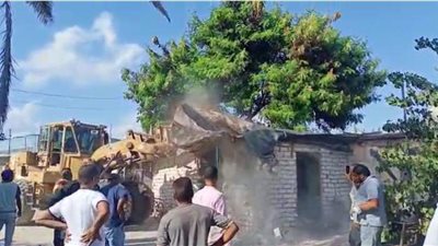 بعد غلقه لسنوات بسبب التعديات.. فتح شارع بمساحة 800 متر بغرب الإسكندرية