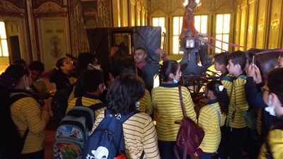 أتوبيس الفن الجميل يزور المتحف الحربي