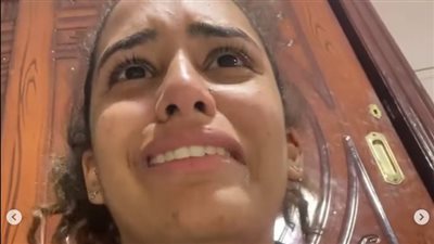 لمس منطقة حساسة.. فتاة تتهم شخصًا بالتحرش بها داخل أتوبيس بالمعادي |فيديو