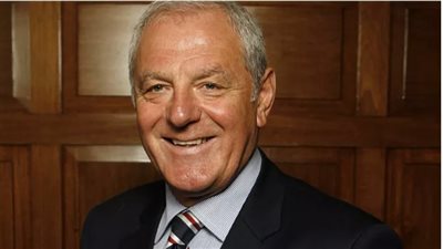 رينجرز الأسكتلندي يعلن وفاة مدربه السابق والتر سميث