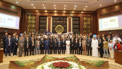 أمين المنظمة البحرية الدولية: قطاع الشحن البحري يحتاج إلى الاستثمارات والبنية التحتية │ صور