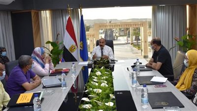 محافظ أسوان: استثمار التحول الرقمي والميكنة الإلكترونية في المعاملات للحد من الفساد المالي