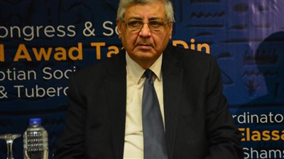 مستشار رئيس الجمهورية يعلن بدء تطعيم الحوامل والمرضعات قريبًا