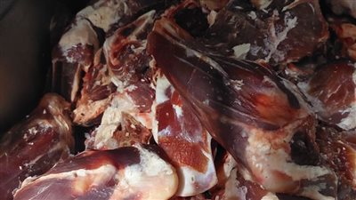 ضبط 600 كيلو لحوم غير صالحة للاستهلاك داخل مطعم شهير للمشويات بطنطا 