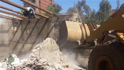 محافظ سوهاج: إزالة 196 حالة تعدٍ بمساحة 10752 متر مربع | صور