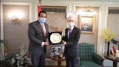 وزير التعليم العالي يبحث مع سفير اليابان تعزيز التعاون المشترك