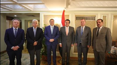 وزير التعليم العالي يبحث مع سفير التشيك التعاون بين البلدين