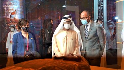 الشيخ محمد بن راشد يشيد بتابوت الكاهن بسماتيك بجناح مصر بإكسبو 2020 دبي