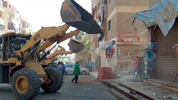 جانب من أعمال إزالة