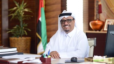 ضاحي خلفان للشباب: اقرأوا.. فالكتاب يصنع القادة