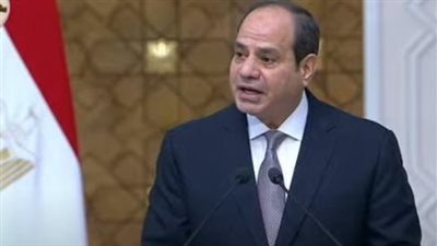 بعد استجابة الرئيس السيسي لعلاج الشاب هادى المصاب بالفشل الكلوي.. والد الشاب يبكي فرحًا 