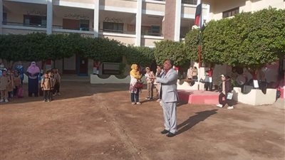 بعد اقتحام مدرسة بطبنجة.. مدير تعليم نجع حمادي لـ أولياء الأمور: مش هنضيع أمانتكم