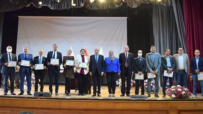 جامعة بني سويف تكرم أعضاء هيئة التدريس المدرجين بقائمة أفضل 2% من العلماء بالعالم