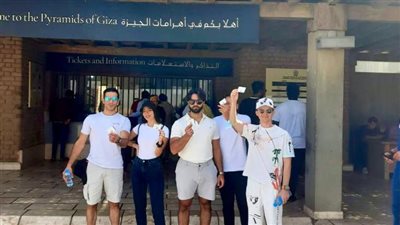 الآثار تبدأ تشغيل ماكينات الدفع الإلكتروني لتذاكر دخول منطقة أهرامات الجيزة