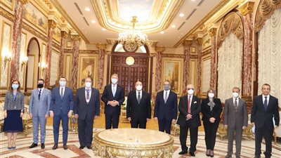 المستشار عبد الوهاب عبد الرازق يستقبل الرئيس الروماني بمجلس الشيوخ | صور