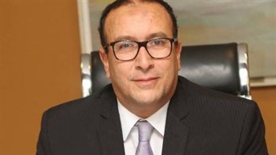 رئيس الأوبرا يفتتح صالونا متميزا للفنون التشكيلية بقاعة زياد بكير