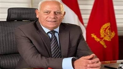 محافظ بورسعيد: رصف شوارع المحافظة وتطوير شبكات الصرف يجني ثماره المواطنون خلال فصل الشتاء