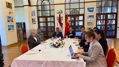 لقاء مصري صيني لبحث فرص الاستثمار في منطقة قناة السويس والعاصمة الإدارية الجديدة