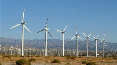 نشوب حريق في أحد توربينات محطات طاقة الرياح بالبحر الأحمر