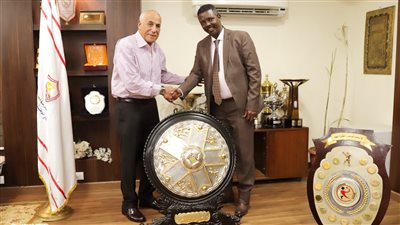 في الظهور الأول منذ قضية مرتضى منصور.. حسين لبيب يستقبل نائب رئيس المريخ السوداني