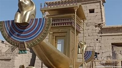 مركب يحمل ثالوث طيبة.. نكشف مظاهر احتفال افتتاح طريق الكباش بالأقصر 