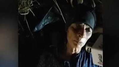 مريضة سرطان تناشد المسؤولين: نفسي في كشك ووحدة سكنية وعلاج