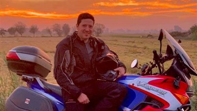 بمشاركة وفود عربية..وفد مصري يسافر من مصر إلى الحرم المكي بـ الموتوسيكل