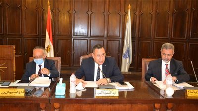 قلق بين طلاب جامعة الإسكندرية بعد منع دخولهم الحرم الجامعي دون شهادة تطعيم كورونا