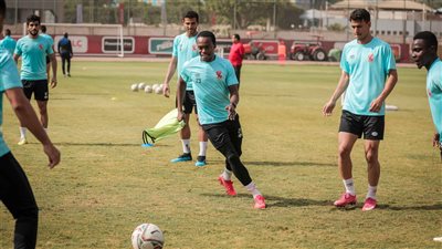 الأهلي يؤدي تدريباته دون راحة استعدادًا لمباراة البنك 