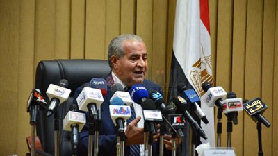 وزير التموين: تثبيت سعر رغيف الخبز عند 5 قروش خلال الفترة الحالية 