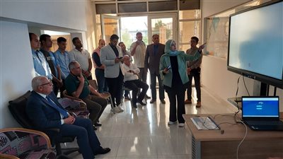 محافظ بورسعيد يتابع آخر تطورات أعمال الميكنة بمركز تراخيص المحال التجارية | صور 