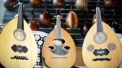 صاحب محل لصناعة آلة العود: الخليجيين بيشتروا أكتر من المصريين