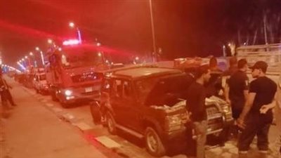 اشتعال النيران في سيارة أعلى كوبري إدفو.. والحماية المدنية تسيطر على الحريق